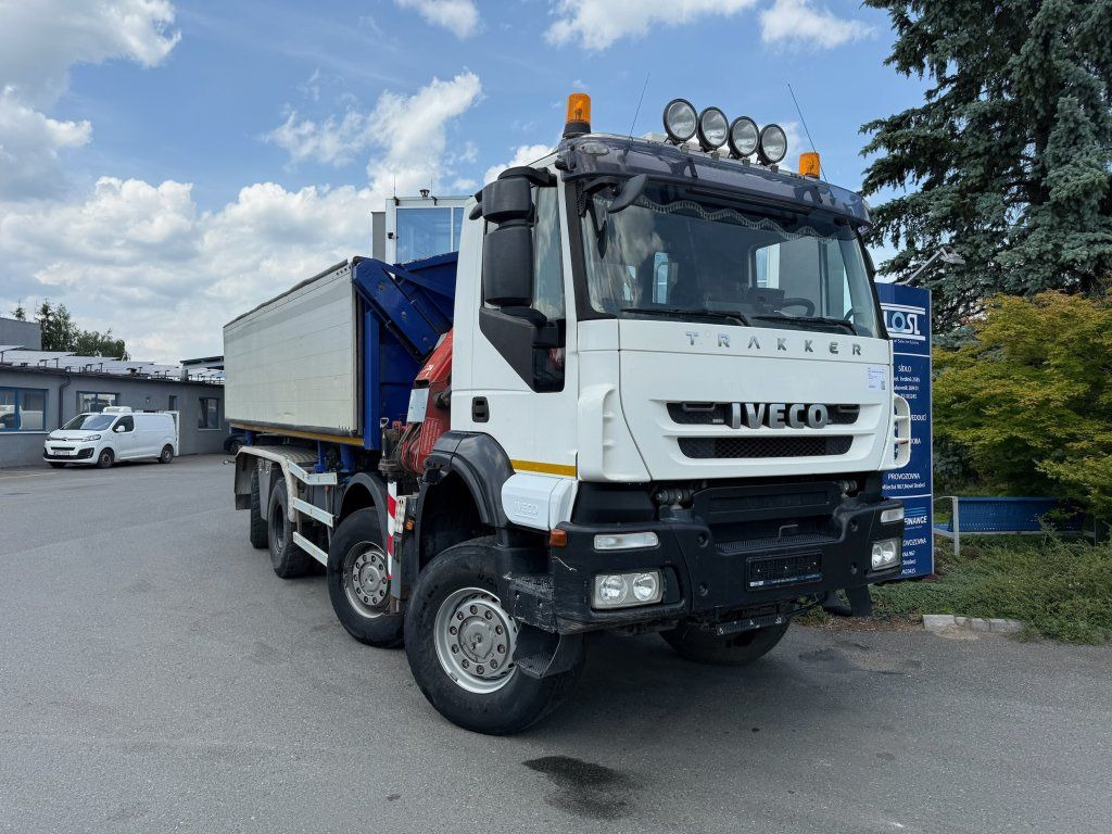 Iveco Trakker AD410 T45 8x8 + HMF 1643 Z2 - Kravas automašīna pašizgāzējs: foto 2 Iveco Trakker AD410 T45 8x8 + HMF 1643 Z2 - Kravas automašīna pašizgāzējs: foto 2