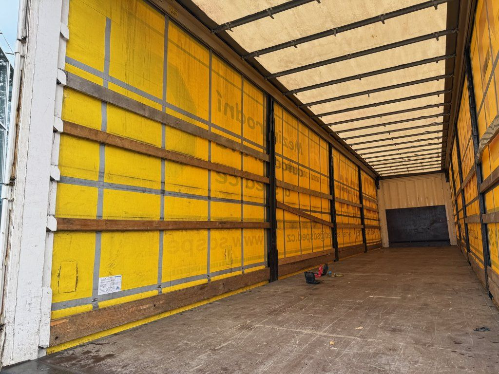 Tenta puspiekabe Krone SD: foto 17 Tenta puspiekabe Krone SD: foto 17