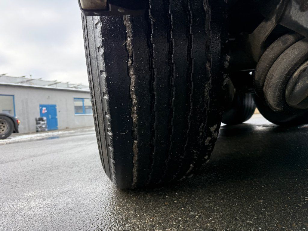 Tenta puspiekabe Krone SD: foto 16 Tenta puspiekabe Krone SD: foto 16