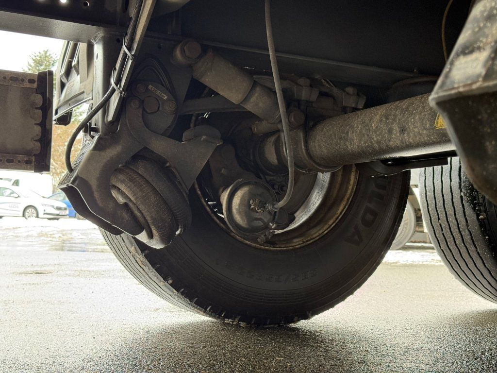 Tenta puspiekabe Krone SD: foto 9 Tenta puspiekabe Krone SD: foto 9