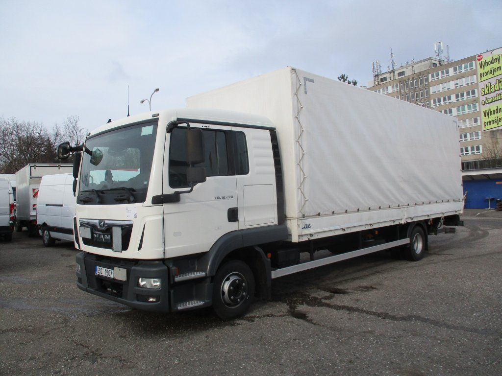 MAN TGL 12.220 - Kravas automašīna ar tentu: foto 1 MAN TGL 12.220 - Kravas automašīna ar tentu: foto 1
