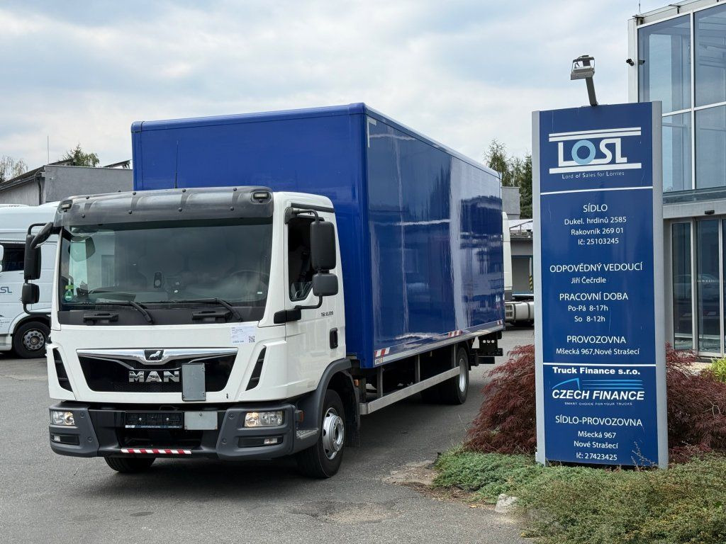 MAN TGL12.220 EURO 6 - Kravas automašīna ar slēgto virsbūvi: foto 1 MAN TGL12.220 EURO 6 - Kravas automašīna ar slēgto virsbūvi: foto 1