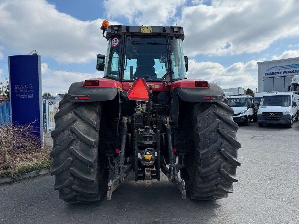 Massey Ferguson MF8260 - Traktors: foto 5 Massey Ferguson MF8260 - Traktors: foto 5