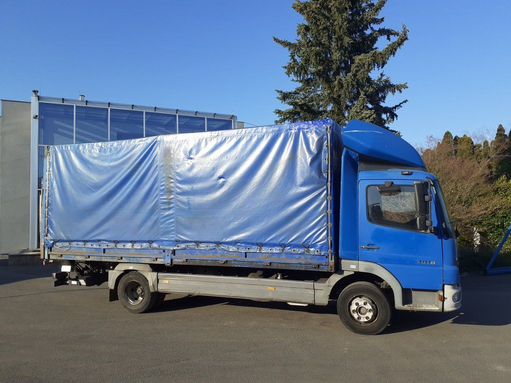 Mercedes-Benz 1018 Atego EURO 3 - Kravas automašīna ar tentu: foto 3 Mercedes-Benz 1018 Atego EURO 3 - Kravas automašīna ar tentu: foto 3