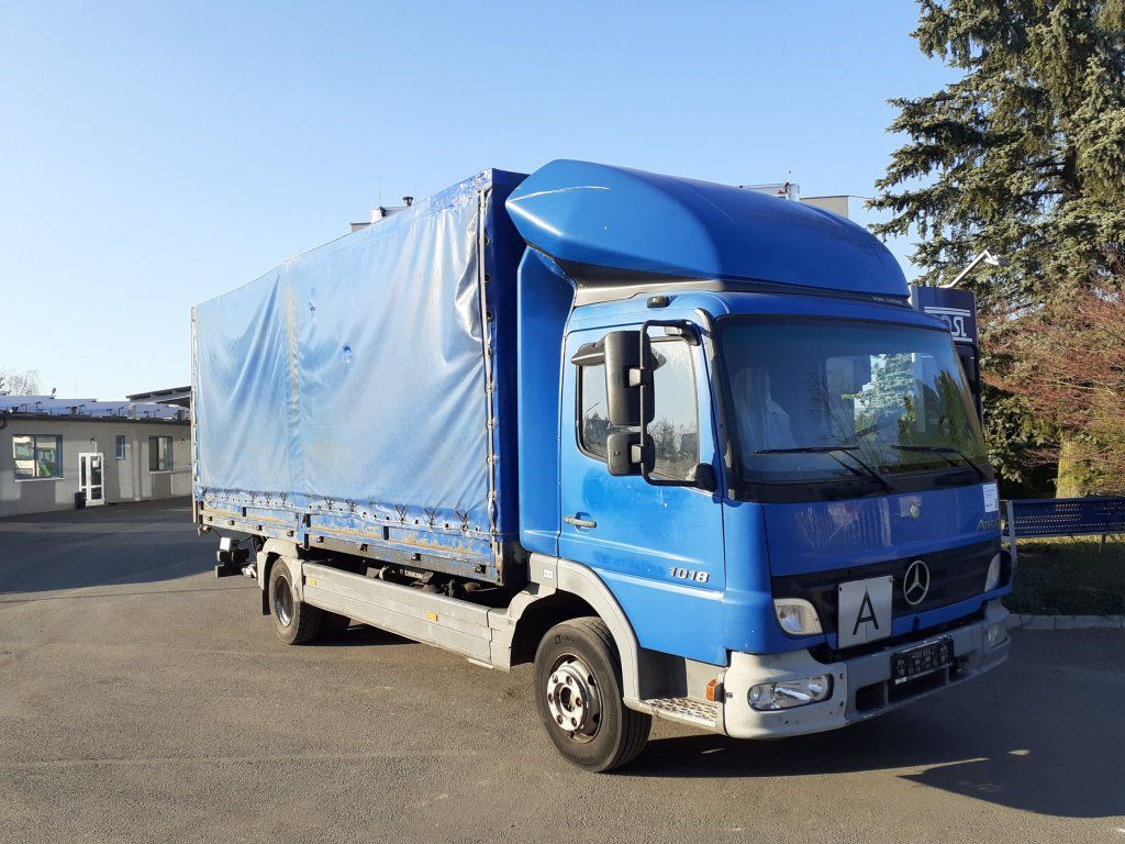 Mercedes-Benz 1018 Atego EURO 3 - Kravas automašīna ar tentu: foto 2 Mercedes-Benz 1018 Atego EURO 3 - Kravas automašīna ar tentu: foto 2