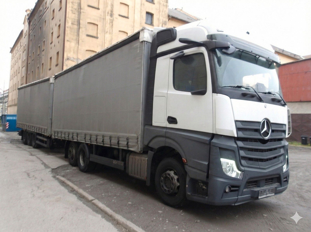 Mercedes-Benz 2548 Actros 6x2 EURO 6 + Schmitz - Kravas automašīna ar tentu: foto 2 Mercedes-Benz 2548 Actros 6x2 EURO 6 + Schmitz - Kravas automašīna ar tentu: foto 2