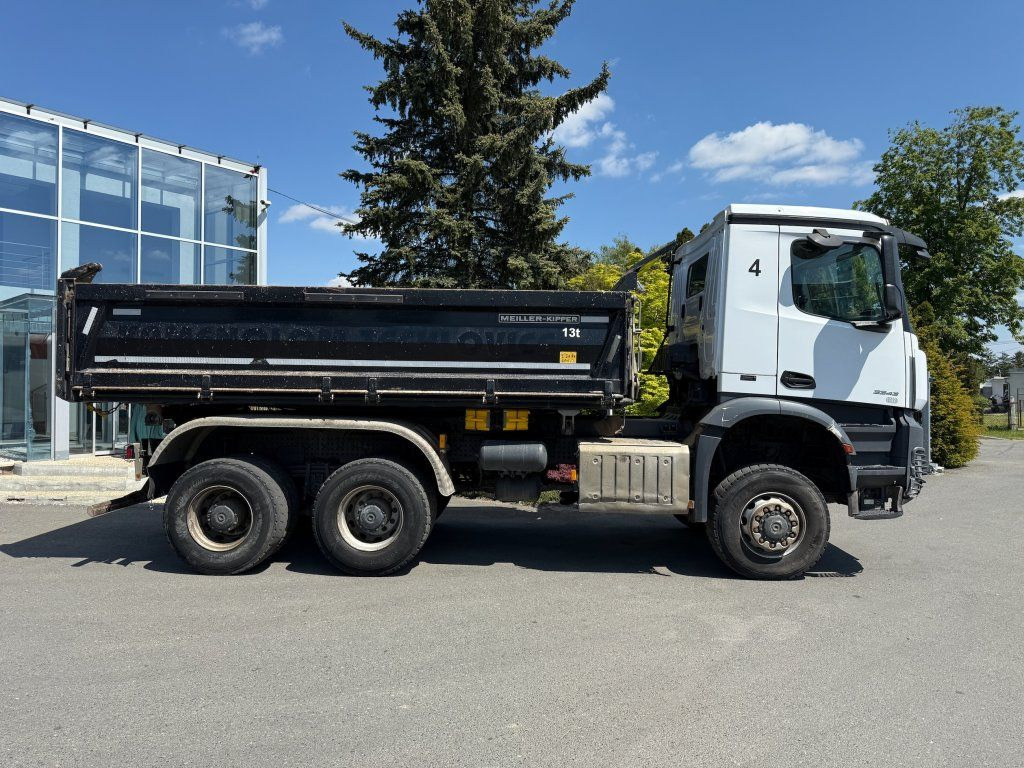Mercedes-Benz 3343 Arocs 6x6 S3 EURO 6 - Kravas automašīna pašizgāzējs: foto 4 Mercedes-Benz 3343 Arocs 6x6 S3 EURO 6 - Kravas automašīna pašizgāzējs: foto 4