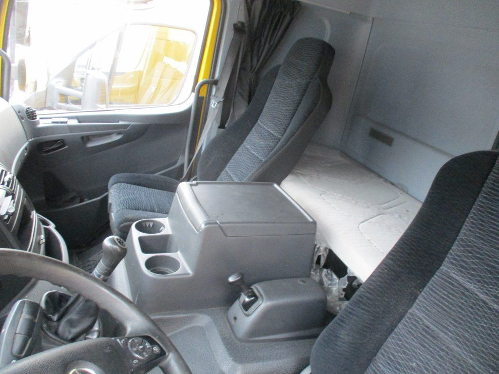 Mercedes-Benz Atego 210, Liege - Furgons ar slēgtā virsbūve: foto 4 Mercedes-Benz Atego 210, Liege - Furgons ar slēgtā virsbūve: foto 4