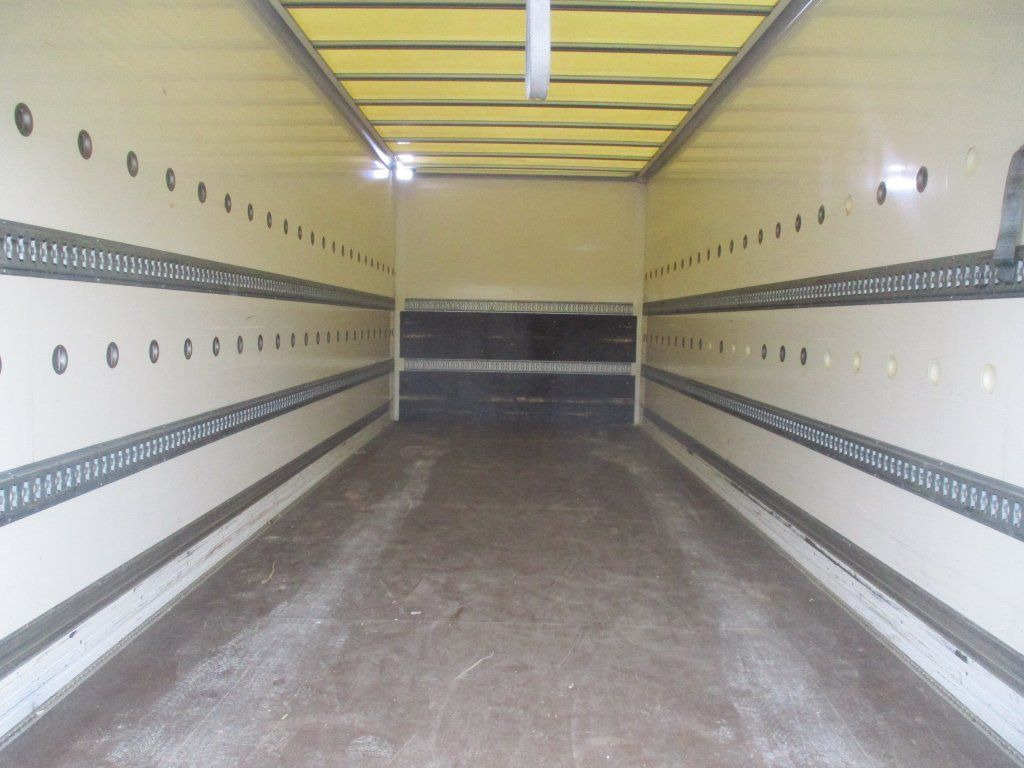 Renault D18, 320 - Kravas automašīna ar slēgto virsbūvi: foto 5 Renault D18, 320 - Kravas automašīna ar slēgto virsbūvi: foto 5