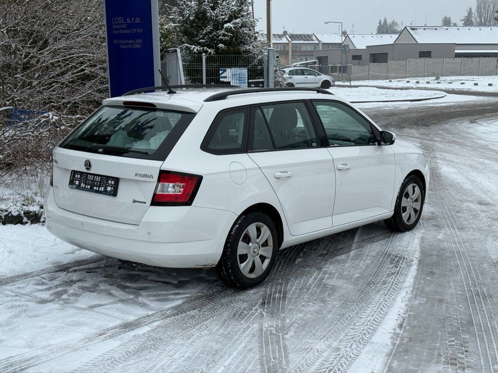 Skoda 1,4TDi kombi - Universālis: foto 4 Skoda 1,4TDi kombi - Universālis: foto 4