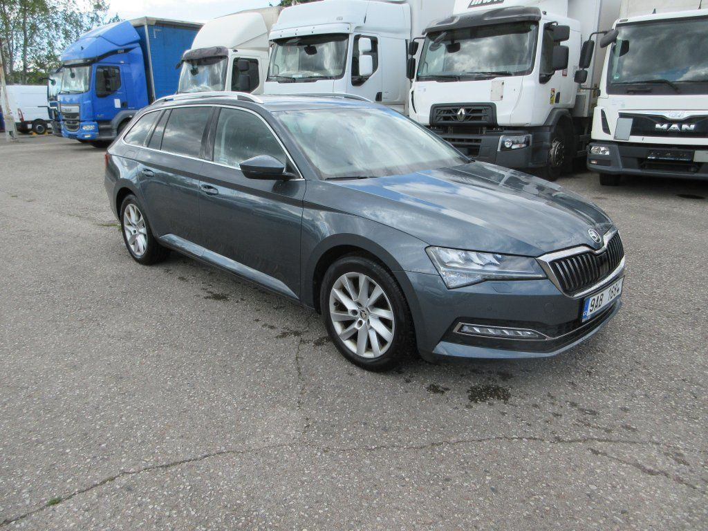 Skoda 2.0 Tdi  Style - Universālis: foto 3 Skoda 2.0 Tdi  Style - Universālis: foto 3