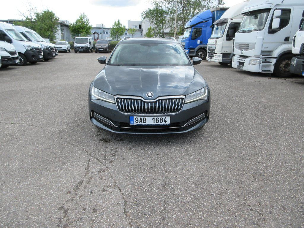 Skoda 2.0 Tdi Style - Universālis: foto 3 Skoda 2.0 Tdi Style - Universālis: foto 3