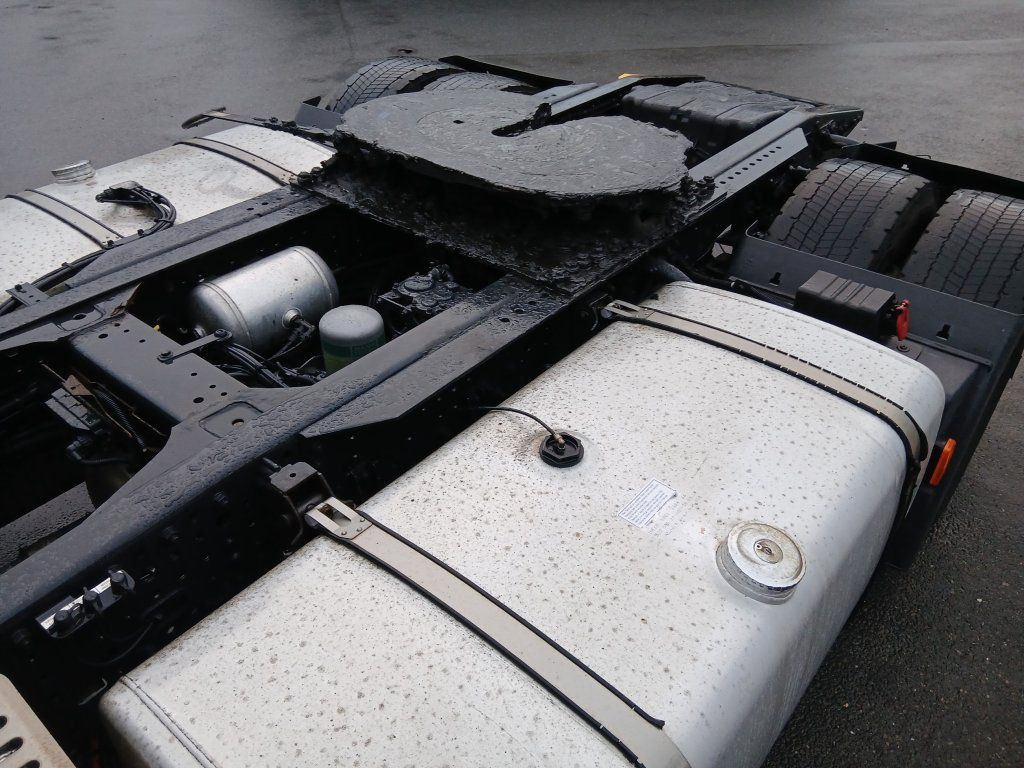 Vilcējs Iveco 480 Hi-Way EURO 6: foto 8