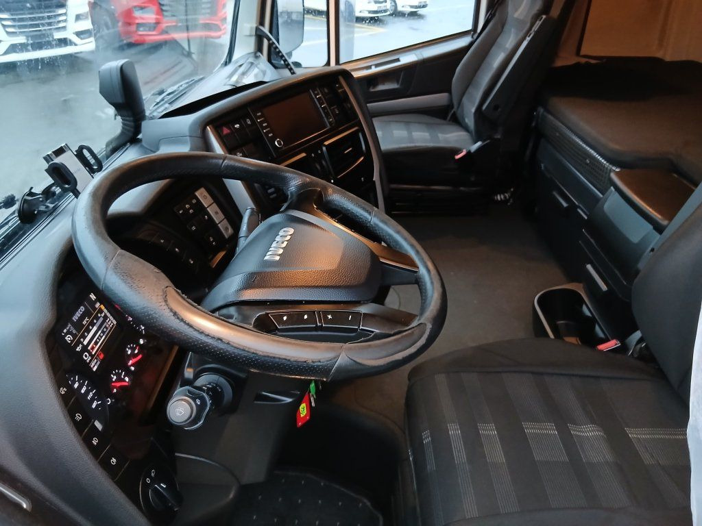 Vilcējs Iveco 480 Hi-Way EURO 6: foto 14