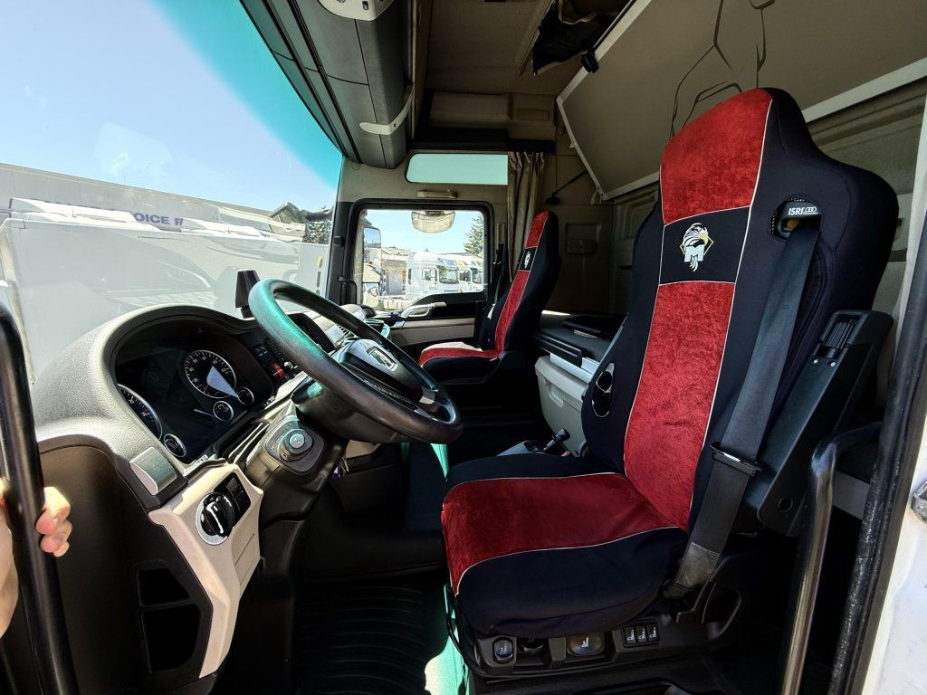 Vilcējs MAN TGX18.500 EURO 6 MEGA/lowdeck: foto 11