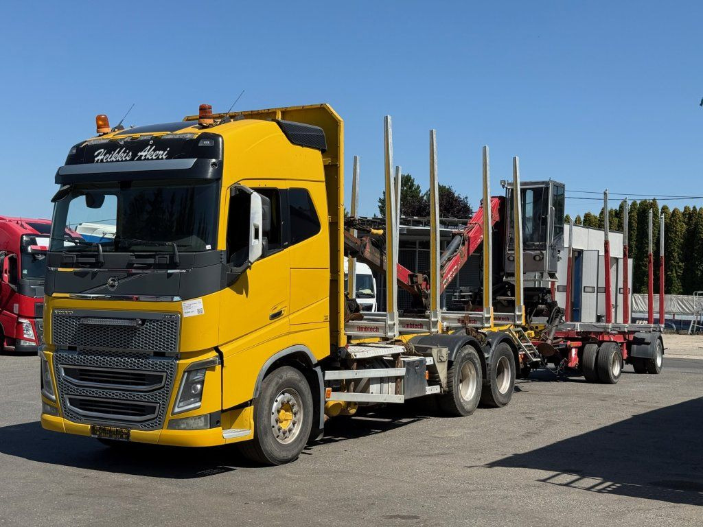 Volvo FH 16 750 6x4 + Fliegl - Kokvedējs, Kravas auto ar manipulatoru: foto 1 Volvo FH 16 750 6x4 + Fliegl - Kokvedējs, Kravas auto ar manipulatoru: foto 1