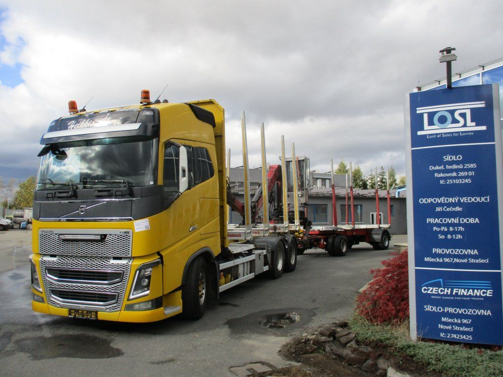 Volvo FH 16 750 6x4 + Fliegl - Kokvedējs, Kravas auto ar manipulatoru: foto 1 Volvo FH 16 750 6x4 + Fliegl - Kokvedējs, Kravas auto ar manipulatoru: foto 1