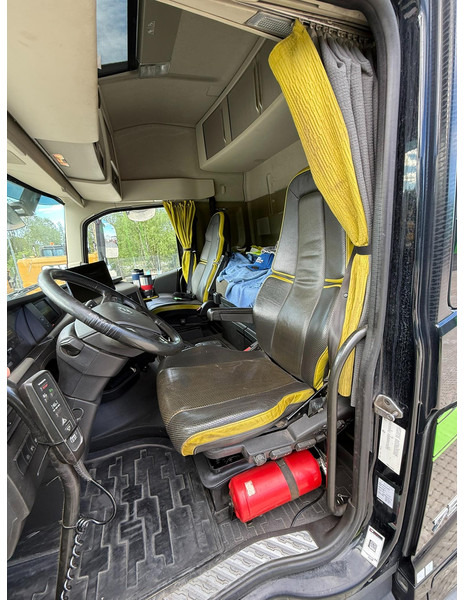 Volvo FH 16 750 | HMF 2620 | TULOSSA - Bortu kravas automašīna/ Platforma, Kravas auto ar manipulatoru: foto 5 Volvo FH 16 750 | HMF 2620 | TULOSSA - Bortu kravas automašīna/ Platforma, Kravas auto ar manipulatoru: foto 5