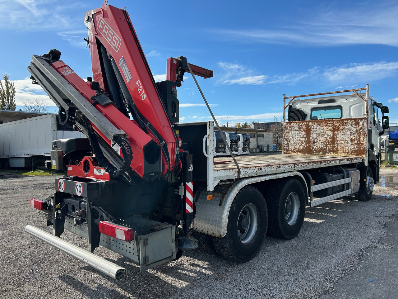 RENAULT C380 6X4 / FASSI F215A + REMOTE / ROTATOR - Kravas auto ar manipulatoru: foto 4 RENAULT C380 6X4 / FASSI F215A + REMOTE / ROTATOR - Kravas auto ar manipulatoru: foto 4