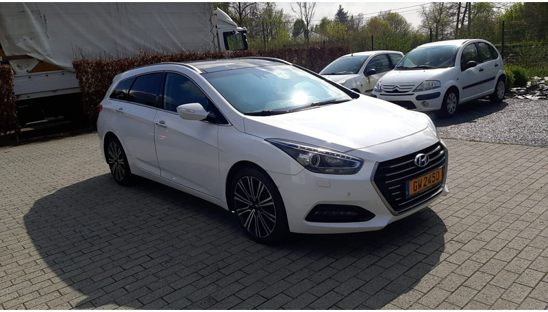 Hyundai i40 - Vieglā automašīna: foto 1 Hyundai i40 - Vieglā automašīna: foto 1