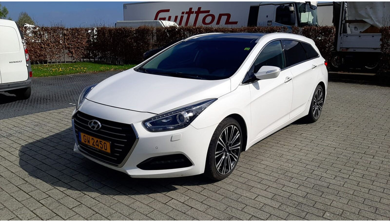 Hyundai i40 - Vieglā automašīna: foto 2 Hyundai i40 - Vieglā automašīna: foto 2