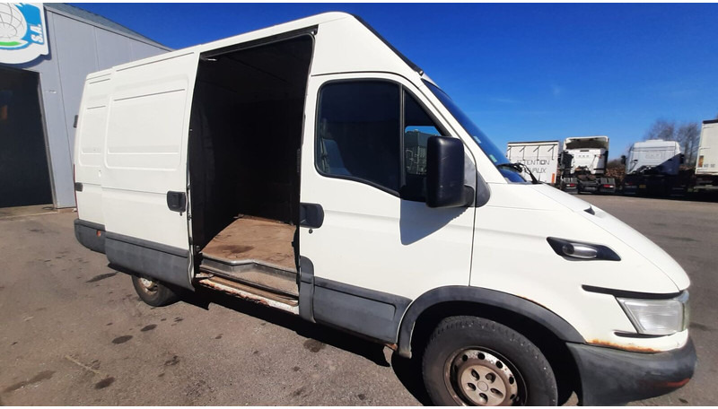Iveco Daily 35S12 - Kravas mikroautobuss: foto 4 Iveco Daily 35S12 - Kravas mikroautobuss: foto 4