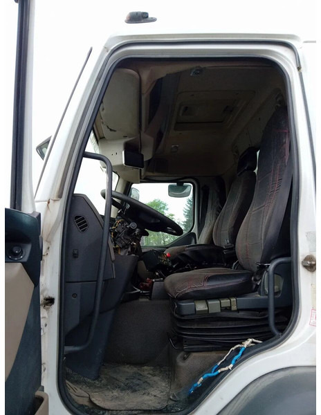 Renault Premium 320 6x2 - Atkritumu vedējs: foto 5 Renault Premium 320 6x2 - Atkritumu vedējs: foto 5