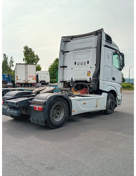 Mercedes-Benz Actros 1848 - noise in engine - Vilcējs: foto 4 Mercedes-Benz Actros 1848 - noise in engine - Vilcējs: foto 4