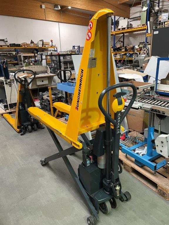 5 (five) scissor pallet truck with electric drive and quick lift pump Jungheinrich model TMX-E 10 - Rokas palešu ratiņi: foto 1 5 (five) scissor pallet truck with electric drive and quick lift pump Jungheinrich model TMX-E 10 - Rokas palešu ratiņi: foto 1