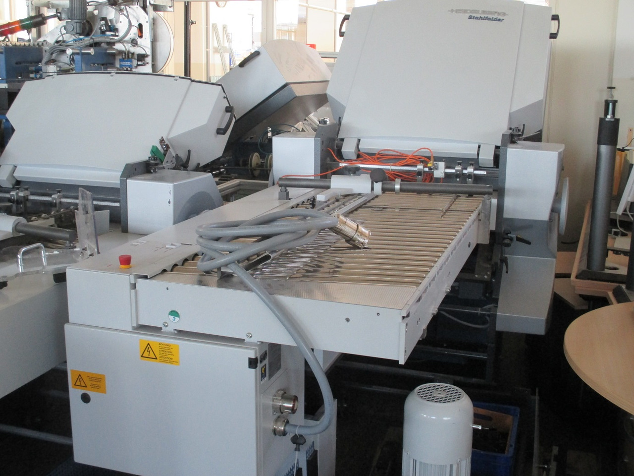 Heidelberg Stahlfolder PFH-82 pallet feeder with SSP-82 slitter shaft station - Locīšanas mašīna: foto 3 Heidelberg Stahlfolder PFH-82 pallet feeder with SSP-82 slitter shaft station - Locīšanas mašīna: foto 3