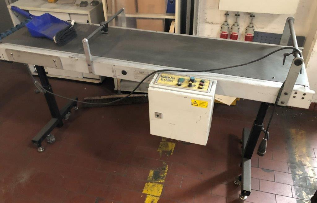 MicroJet MJ 45 A sliding feeder with MicroJet conveyor belt - Lentes konveijers: foto 1 MicroJet MJ 45 A sliding feeder with MicroJet conveyor belt - Lentes konveijers: foto 1