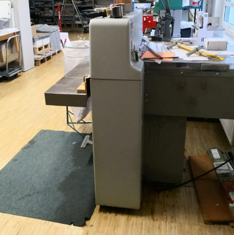 Polar 58 EM cutting machine - Papīra griešanas mašīna: foto 3 Polar 58 EM cutting machine - Papīra griešanas mašīna: foto 3