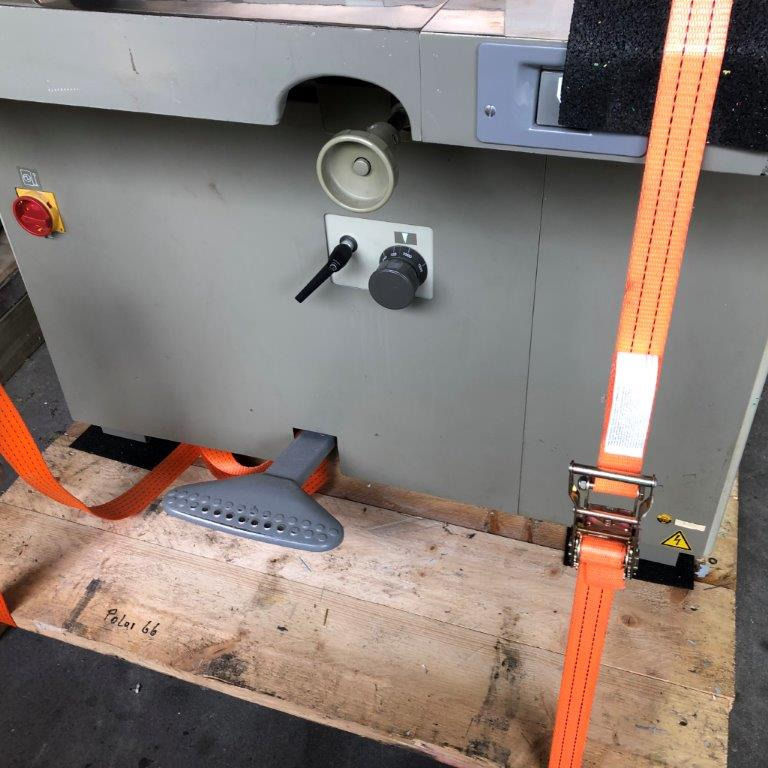 Polar 58 EM cutting machine - Papīra griešanas mašīna: foto 2 Polar 58 EM cutting machine - Papīra griešanas mašīna: foto 2