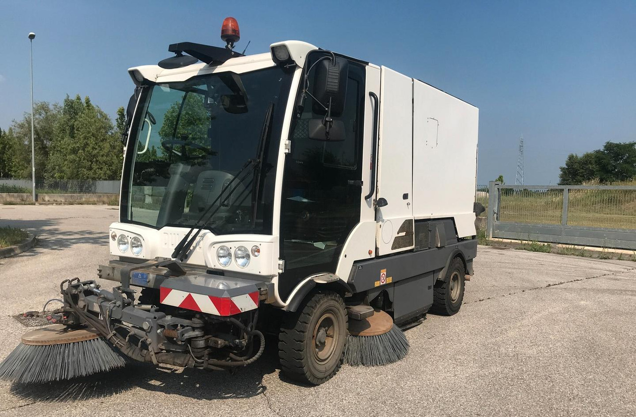 SPAZZATRICE STRADALE DULEVO 3000 - Ielu tīrīšanas mašīna: foto 3 SPAZZATRICE STRADALE DULEVO 3000 - Ielu tīrīšanas mašīna: foto 3