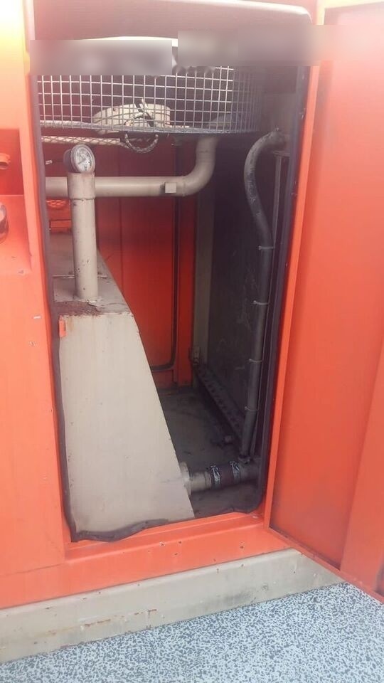 Aggreko Cummins 330 kVa - Elektroģenerators: foto 3 Aggreko Cummins 330 kVa - Elektroģenerators: foto 3