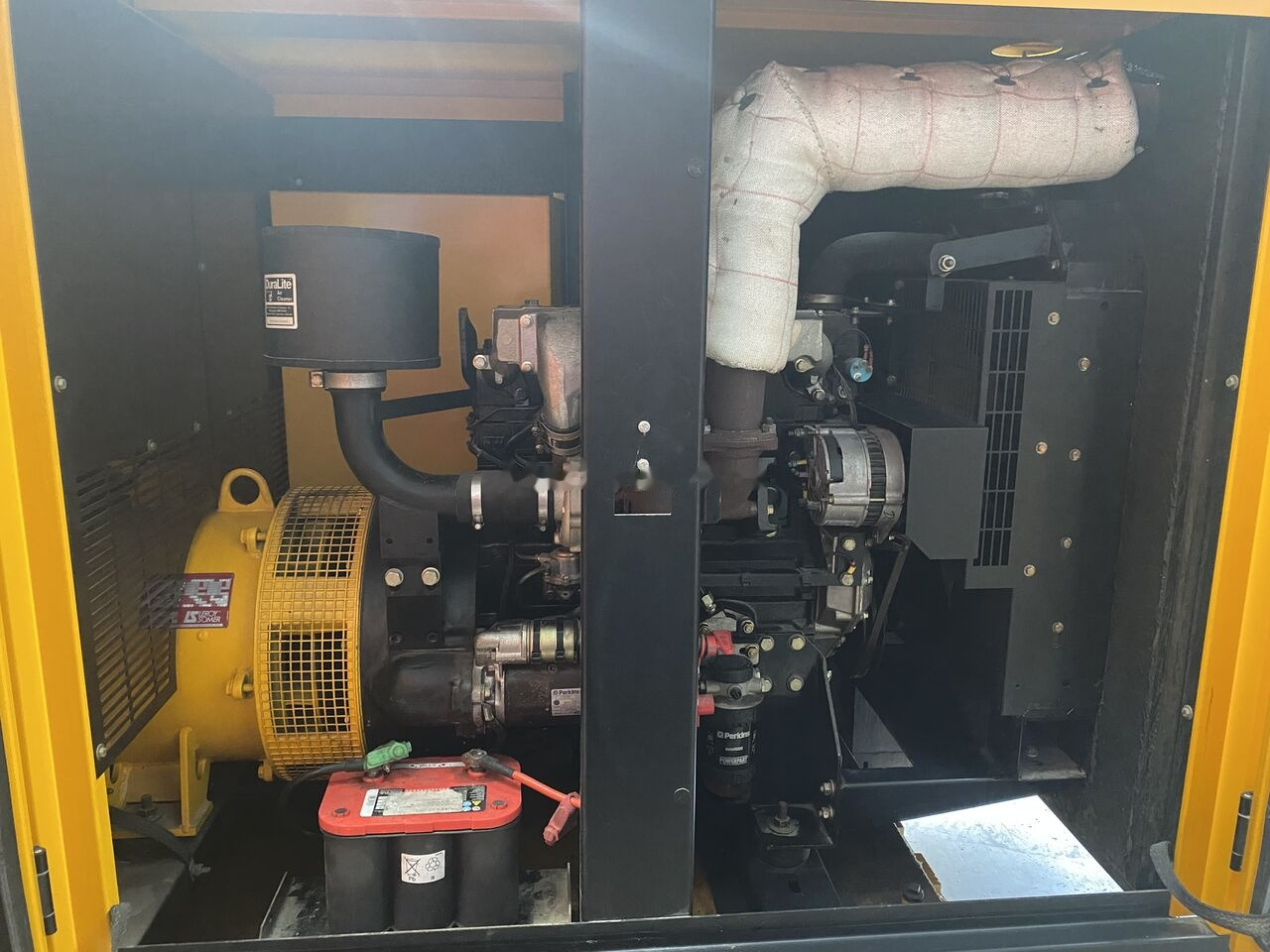 SDMO Perkins 75 kVa Diesel - Elektroģenerators: foto 2 SDMO Perkins 75 kVa Diesel - Elektroģenerators: foto 2