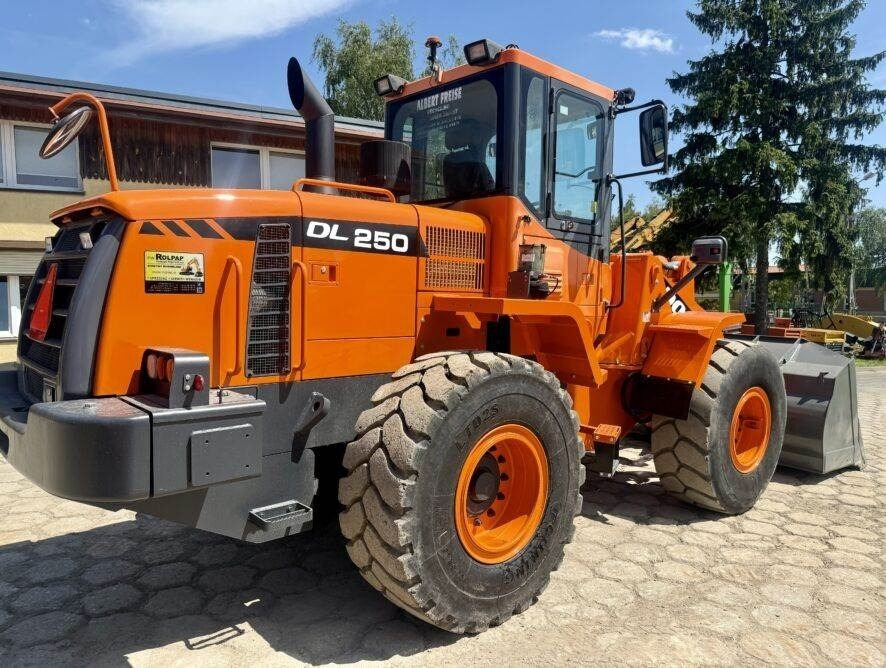 Doosan DL250 - Riteņu iekrāvējs: foto 4 Doosan DL250 - Riteņu iekrāvējs: foto 4