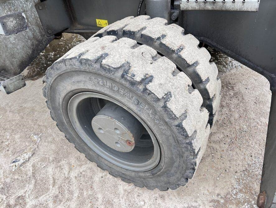 Sennebogen 825  - Atkritumu iekrāvējs: foto 4 Sennebogen 825  - Atkritumu iekrāvējs: foto 4