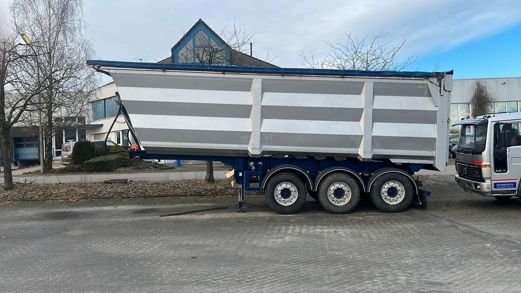 Lück SKF35 45m³ Alufelgen/Liftachse/Scheibenbremse - Puspiekabe pašizgāzējs: foto 4 Lück SKF35 45m³ Alufelgen/Liftachse/Scheibenbremse - Puspiekabe pašizgāzējs: foto 4