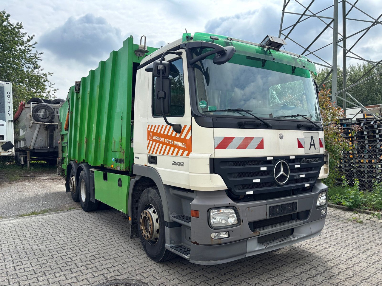 Mercedes-Benz 2532L EU5/Zöller Schüttung/VarioPress/Blatt-Luft - Atkritumu vedējs: foto 1 Mercedes-Benz 2532L EU5/Zöller Schüttung/VarioPress/Blatt-Luft - Atkritumu vedējs: foto 1