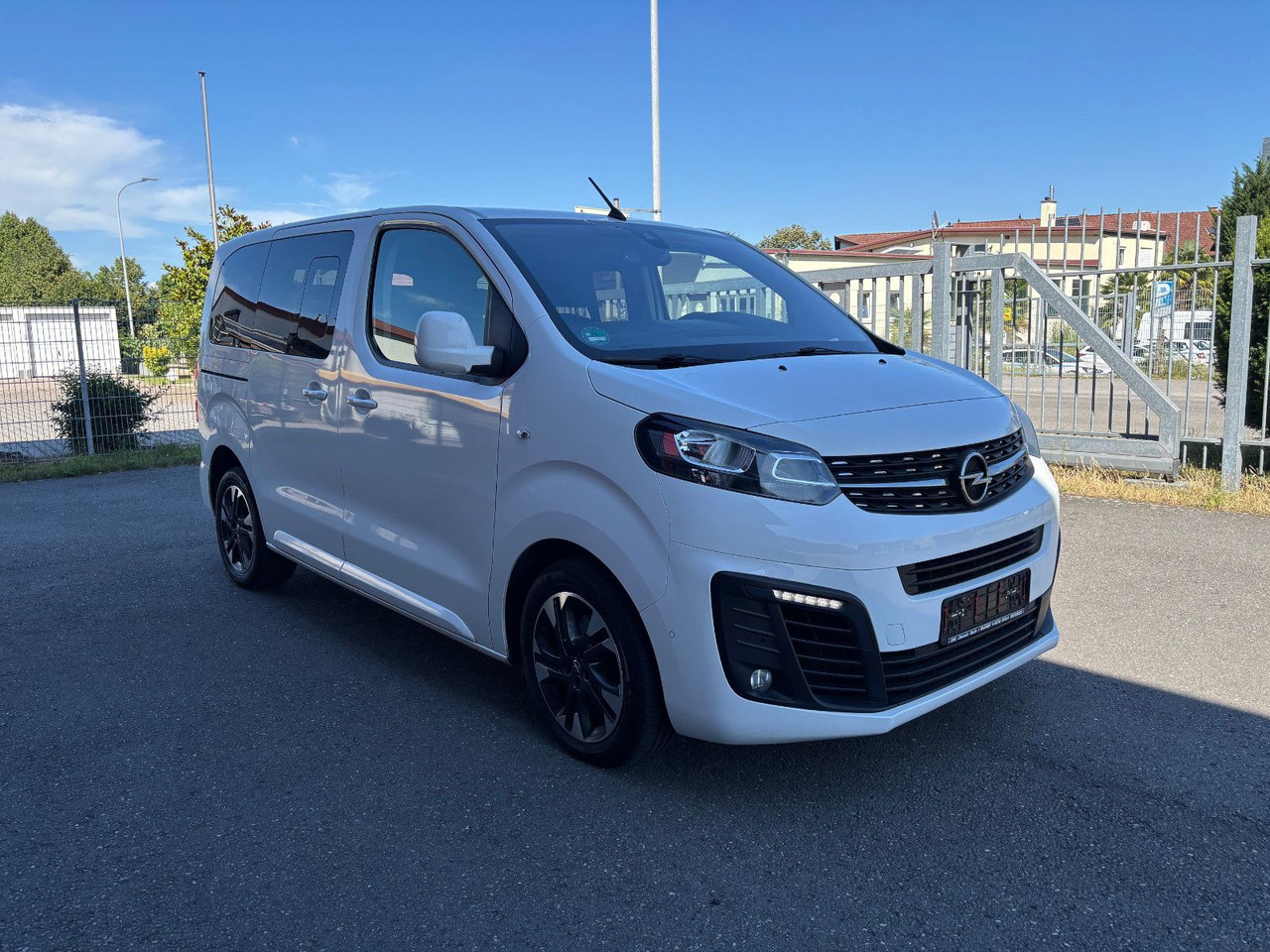 Opel Zafira Life Edition S - Pasažieru furgons: foto 2 Opel Zafira Life Edition S - Pasažieru furgons: foto 2