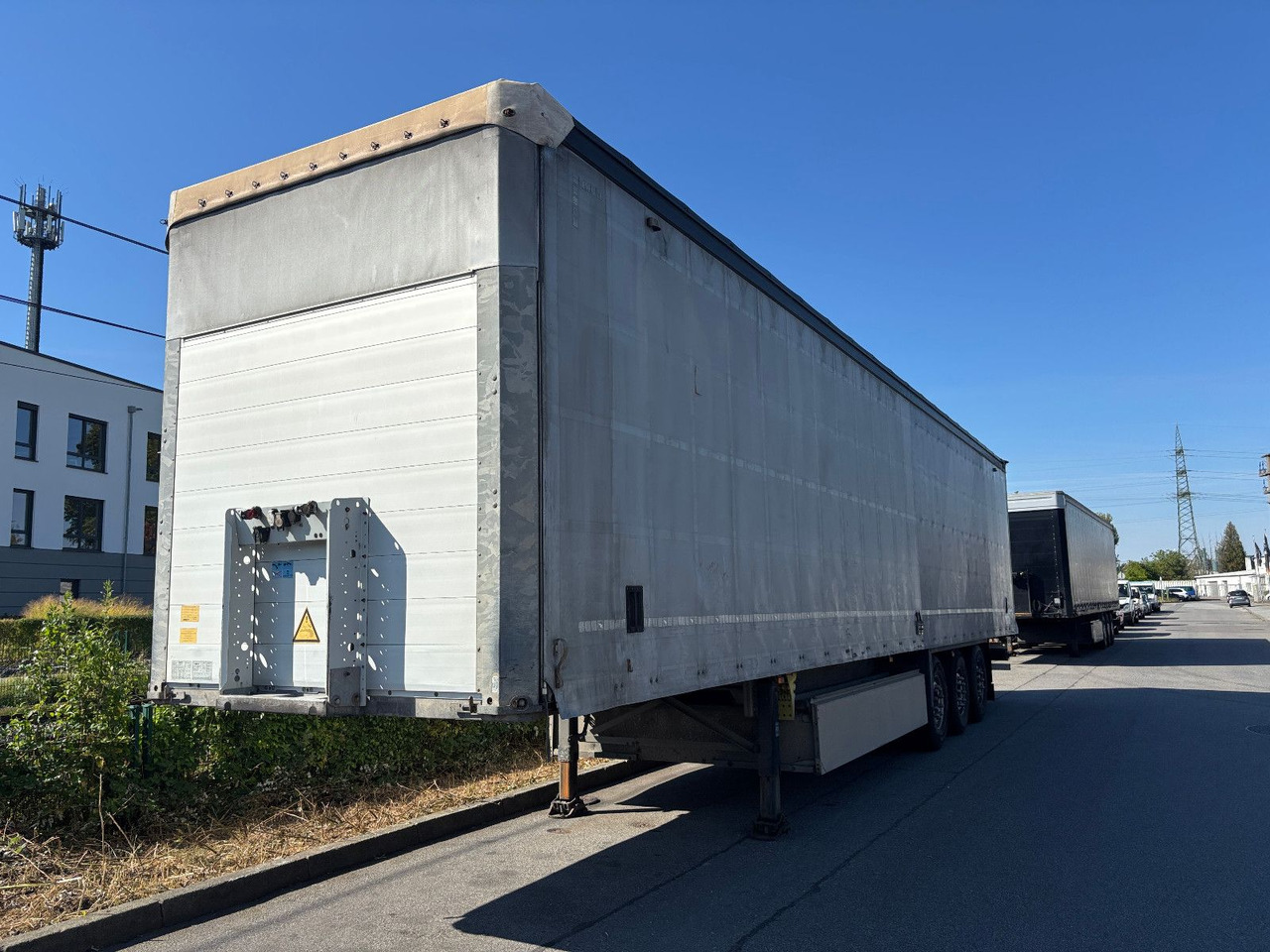 Schmitz Cargobull SCS 24/ALU/Lift/Scheiben/EDSCHA/Palettenkasten - Tenta puspiekabe: foto 2 Schmitz Cargobull SCS 24/ALU/Lift/Scheiben/EDSCHA/Palettenkasten - Tenta puspiekabe: foto 2