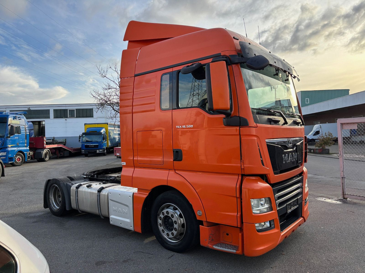 MAN TGX 18.500 XXL HUBSATTELLKUPLUNG - Vilcējs: foto 5 MAN TGX 18.500 XXL HUBSATTELLKUPLUNG - Vilcējs: foto 5