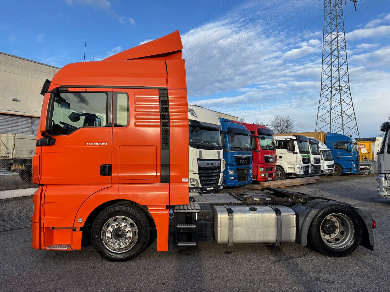 MAN TGX 18.500 XXL HUBSATTELLKUPLUNG - Vilcējs: foto 2 MAN TGX 18.500 XXL HUBSATTELLKUPLUNG - Vilcējs: foto 2