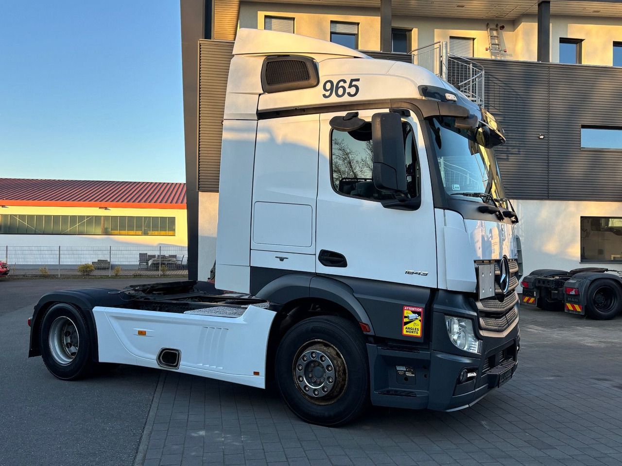 Mercedes-Benz Actros 1843 1845 - Vilcējs: foto 3 Mercedes-Benz Actros 1843 1845 - Vilcējs: foto 3