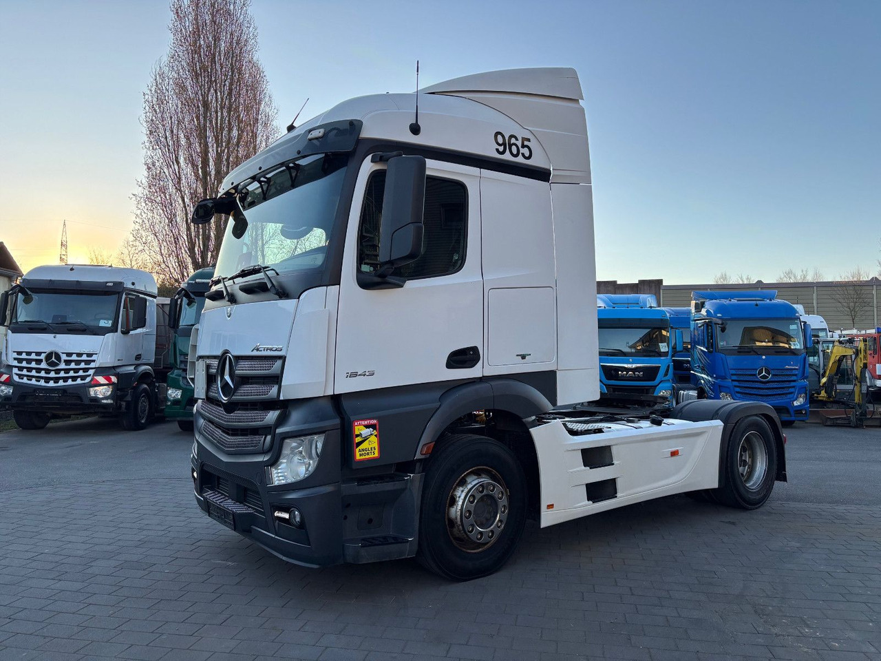 Mercedes-Benz Actros 1843 1845 - Vilcējs: foto 5 Mercedes-Benz Actros 1843 1845 - Vilcējs: foto 5