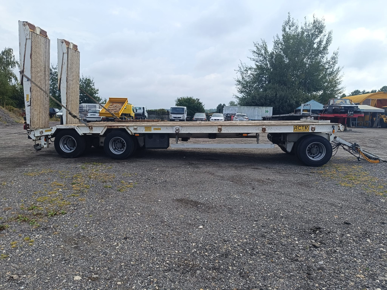 ACTM 3 osie 8m x 2,55 m lad 25 T - Piekabe zema profila platforma: foto 2 ACTM 3 osie 8m x 2,55 m lad 25 T - Piekabe zema profila platforma: foto 2