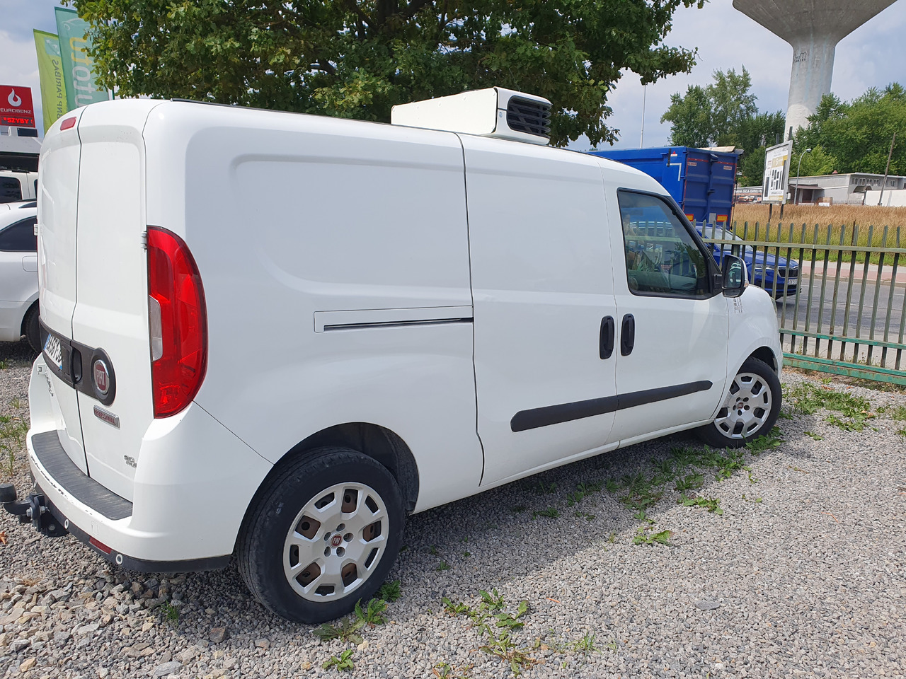 FIAT DOBLO LONG CHLODNIA carrier+230v KLIMA EURO6 - Komercauto refrižerators: foto 3 FIAT DOBLO LONG CHLODNIA carrier+230v KLIMA EURO6 - Komercauto refrižerators: foto 3