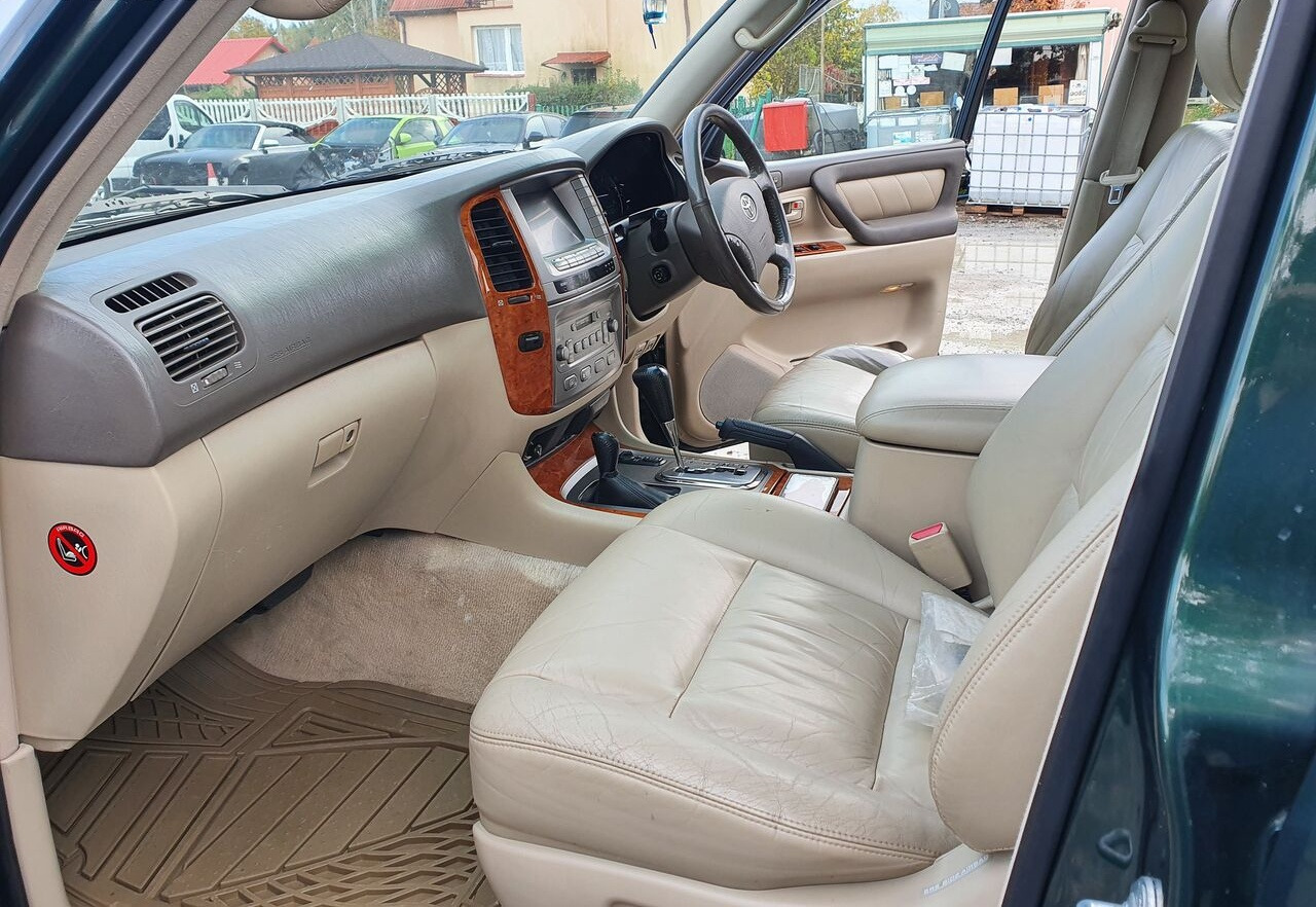 Vieglā automašīna Toyota LAND CRUISER 100 4,2 TD KLIMA 7 OSOB: foto 6