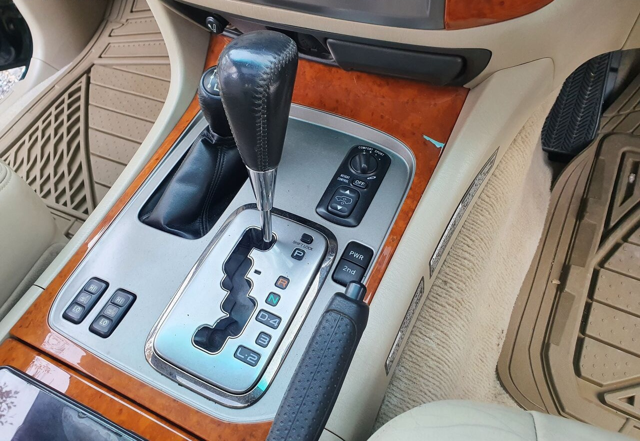Vieglā automašīna Toyota LAND CRUISER 100 4,2 TD KLIMA 7 OSOB: foto 17